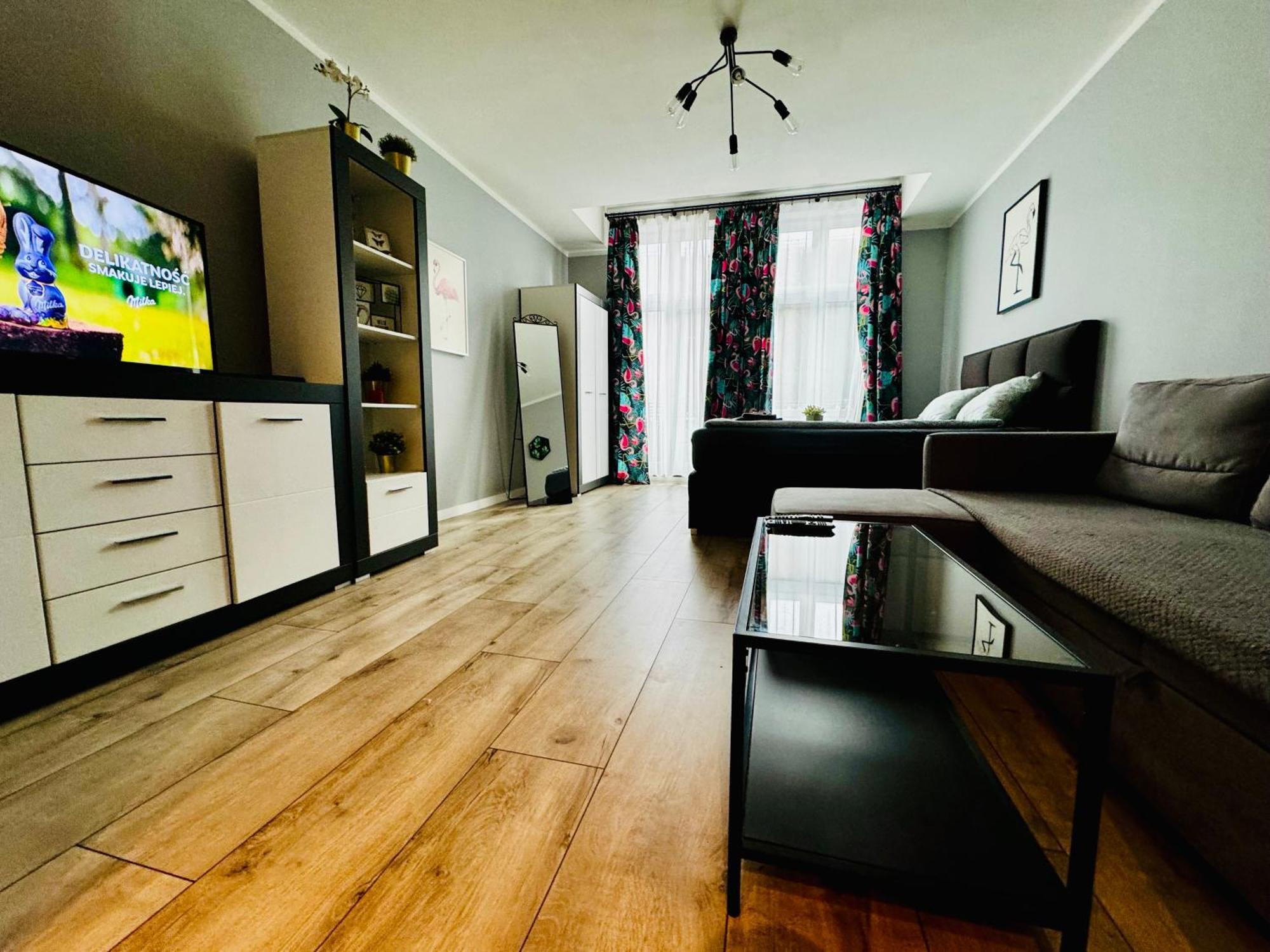 Apartament Flaming Z Balkonem - Scisle Centrum Naprzeciwko Pkp I Pks - Self Check In - Darmowy Parking - Pozne Wymeldowanie - Wystawiamy Fv Opole Luaran gambar