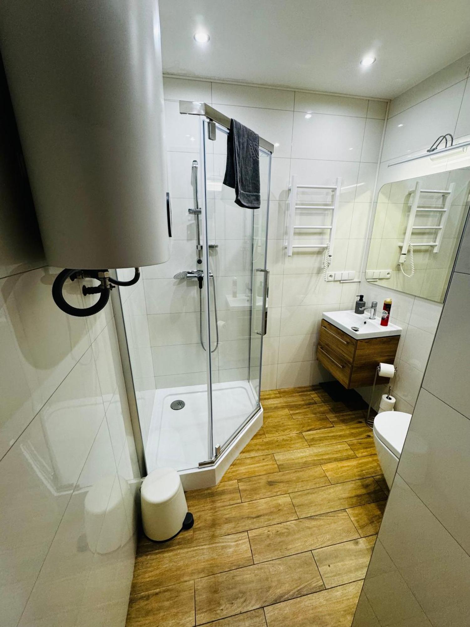 Apartament Flaming Z Balkonem - Scisle Centrum Naprzeciwko Pkp I Pks - Self Check In - Darmowy Parking - Pozne Wymeldowanie - Wystawiamy Fv Opole Luaran gambar