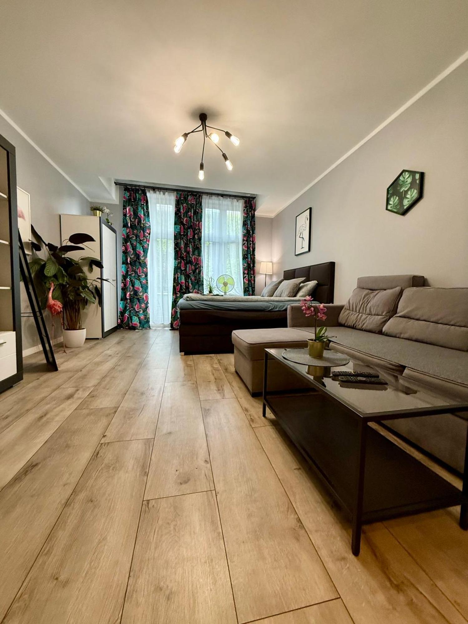 Apartament Flaming Z Balkonem - Scisle Centrum Naprzeciwko Pkp I Pks - Self Check In - Darmowy Parking - Pozne Wymeldowanie - Wystawiamy Fv Opole Luaran gambar